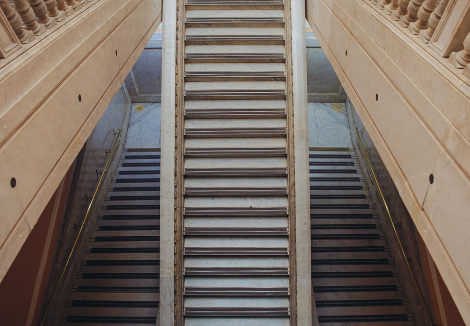 monte-escalier à Bresles